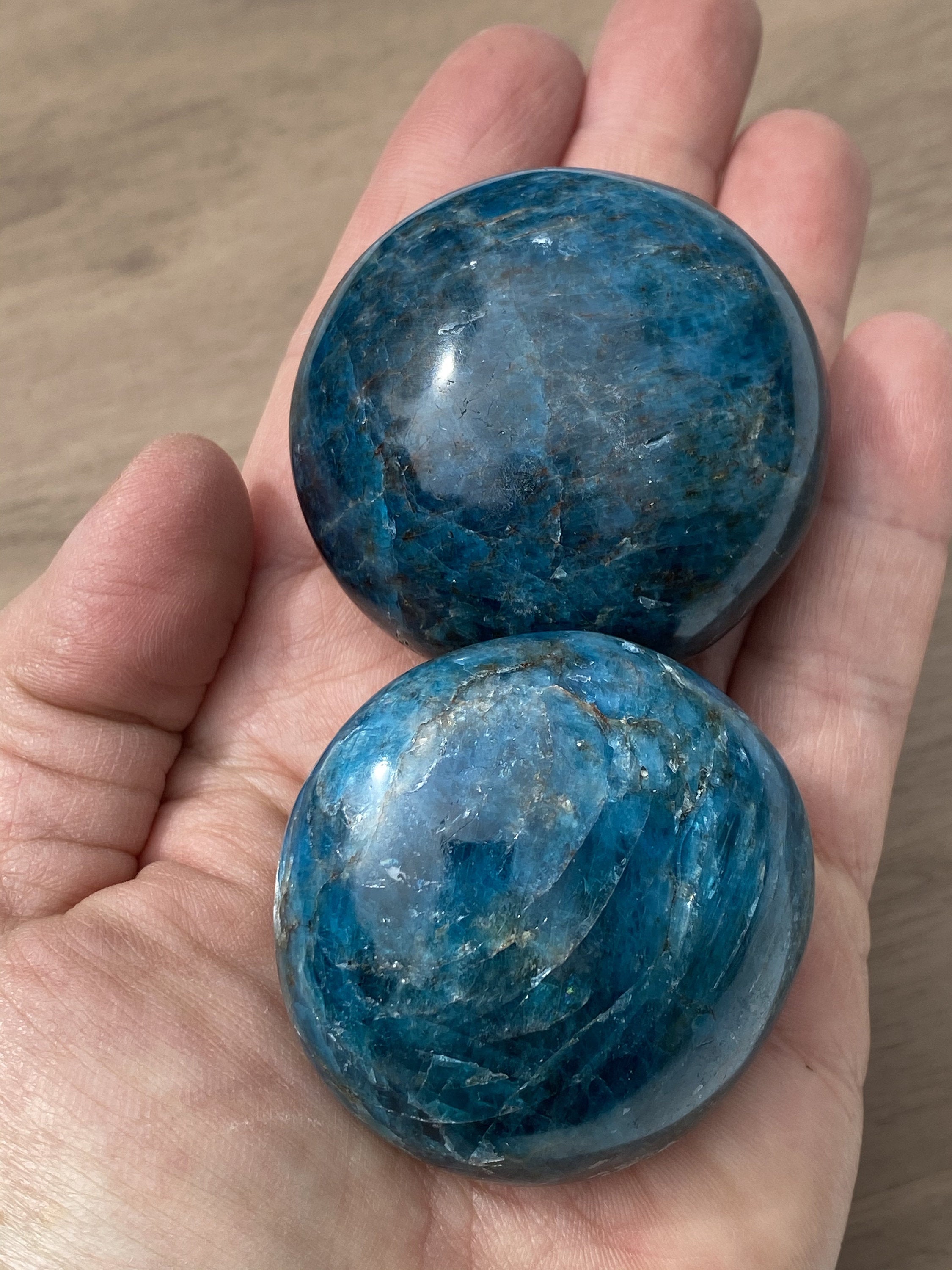 Apatite PALM STONE