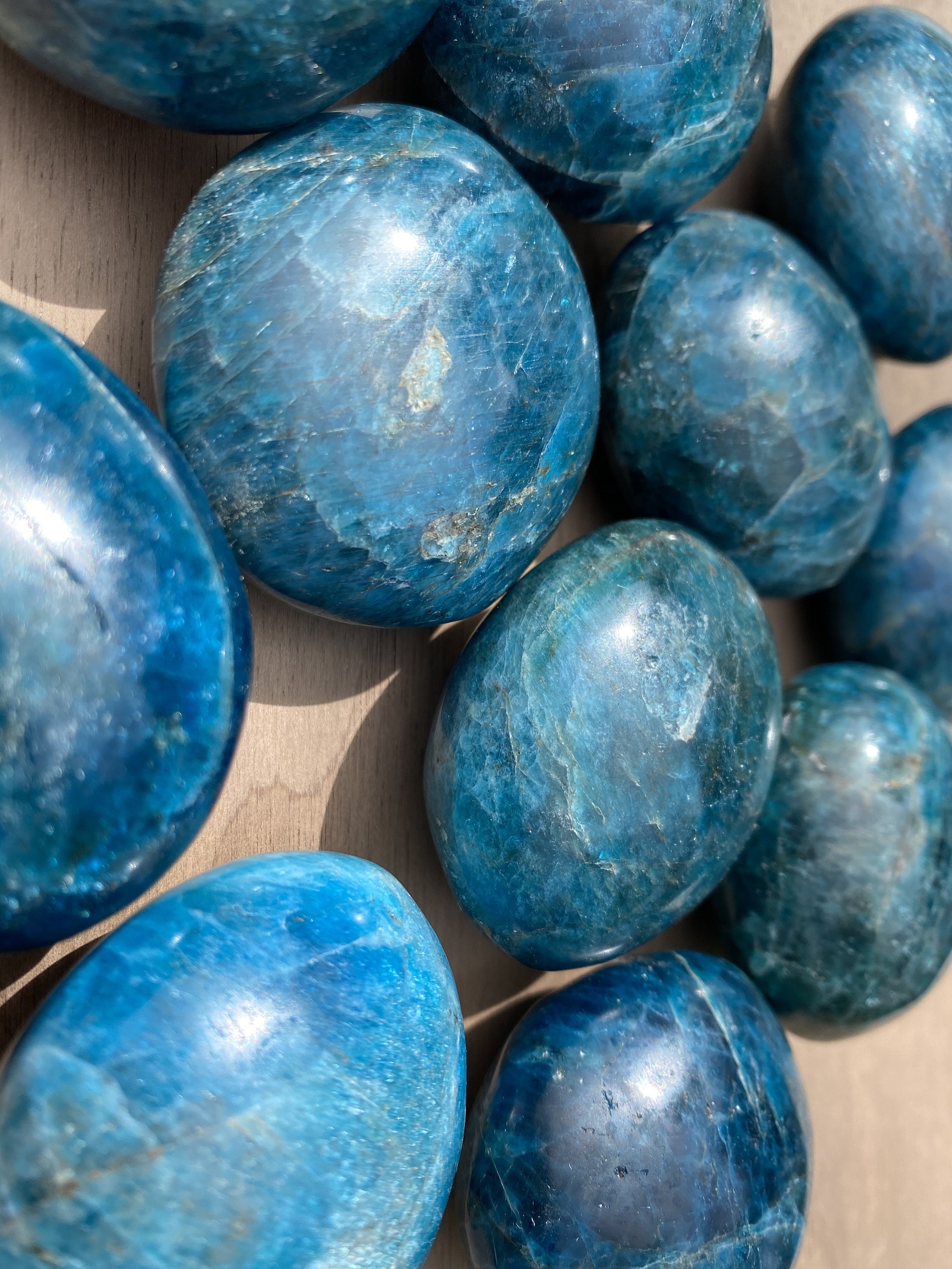 Apatite PALM STONE