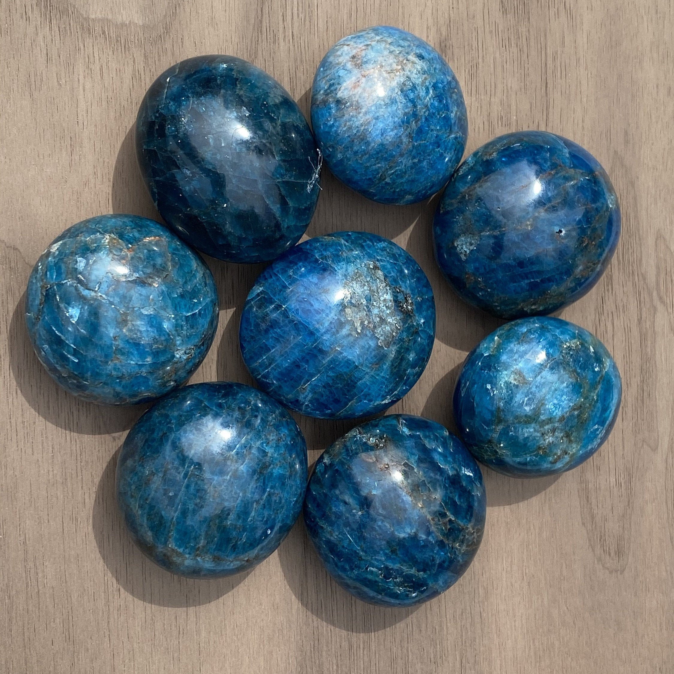 Apatite PALM STONE