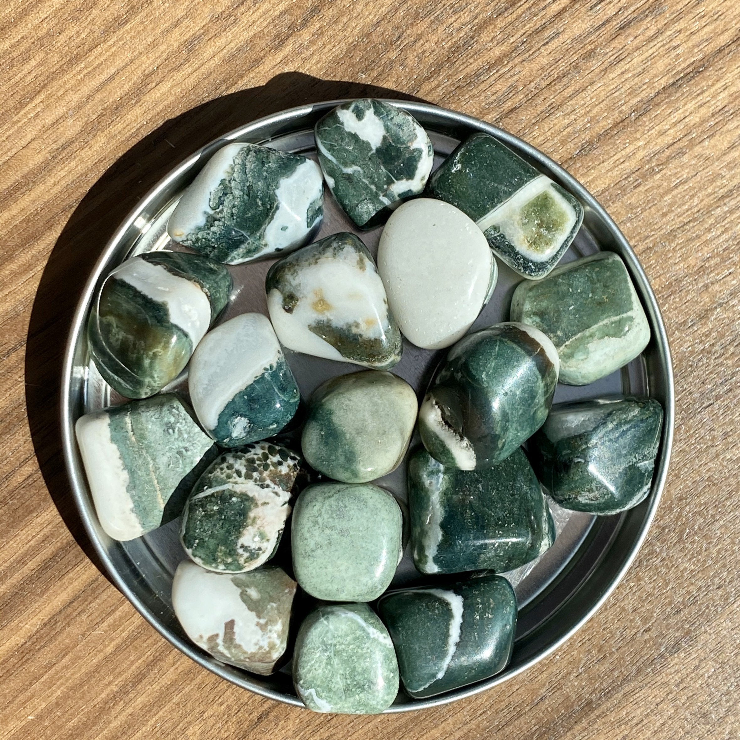 Sardonyx Green TUMBLED  Sardonyx