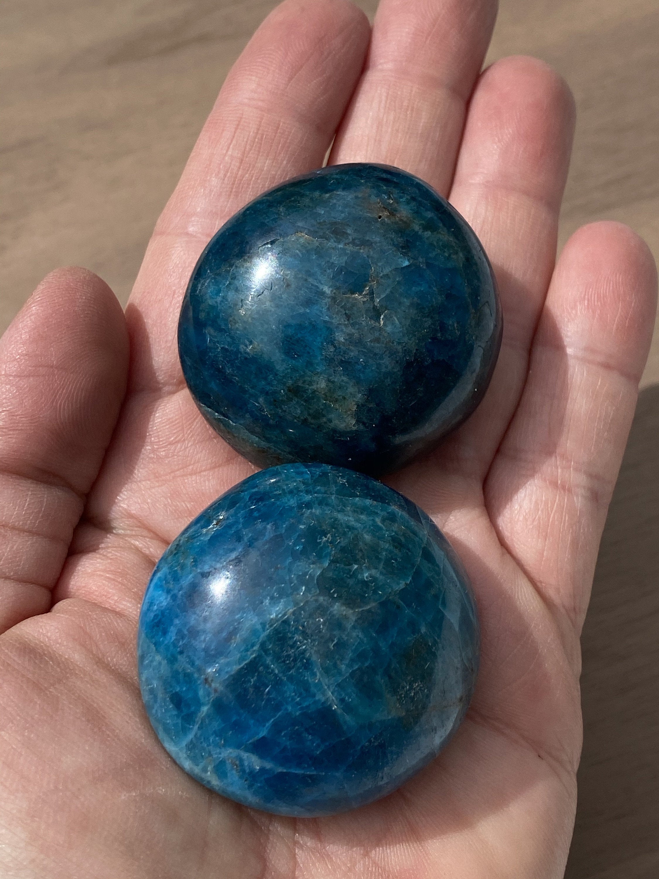 Apatite PALM STONE