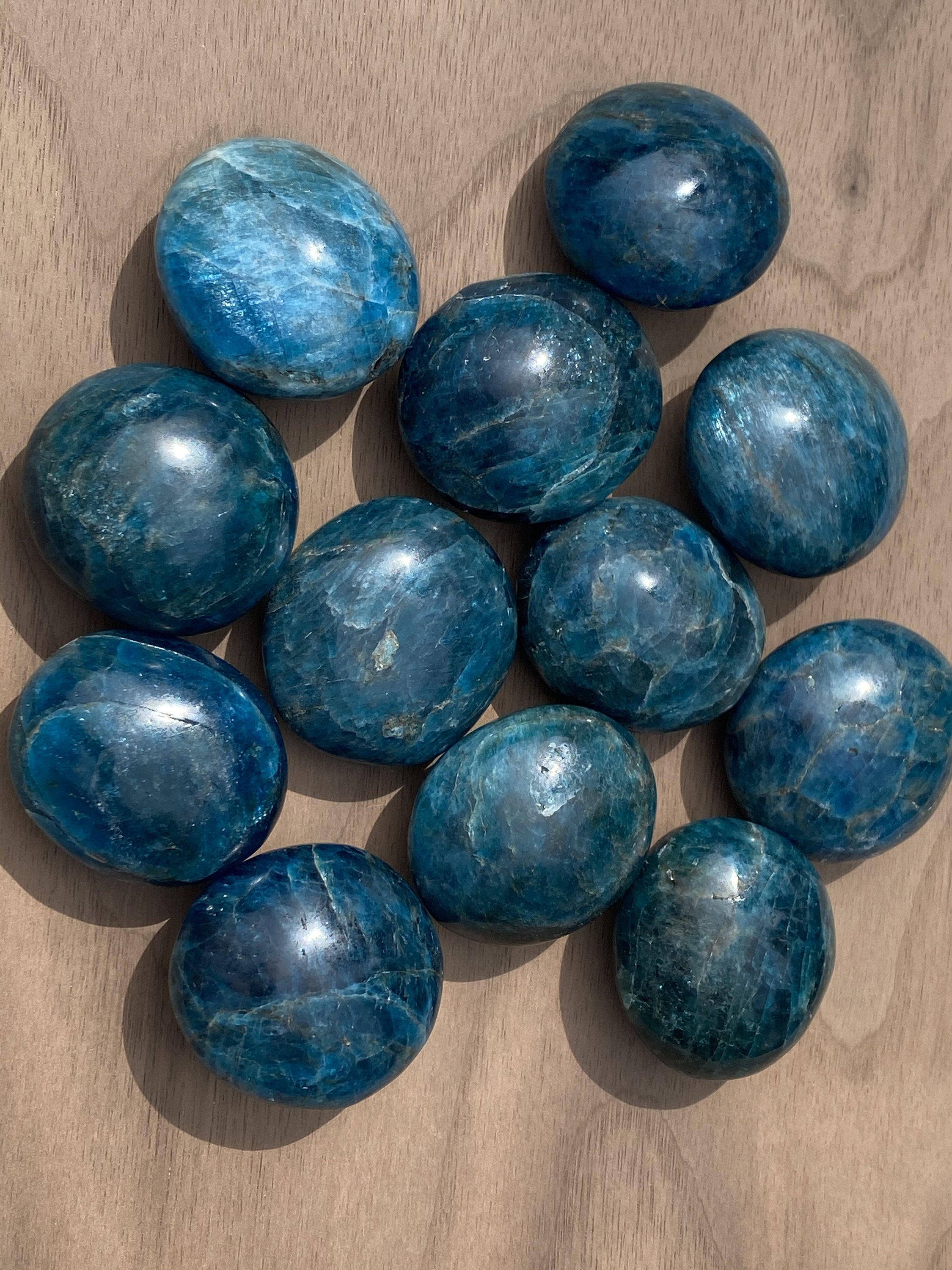 Apatite PALM STONE