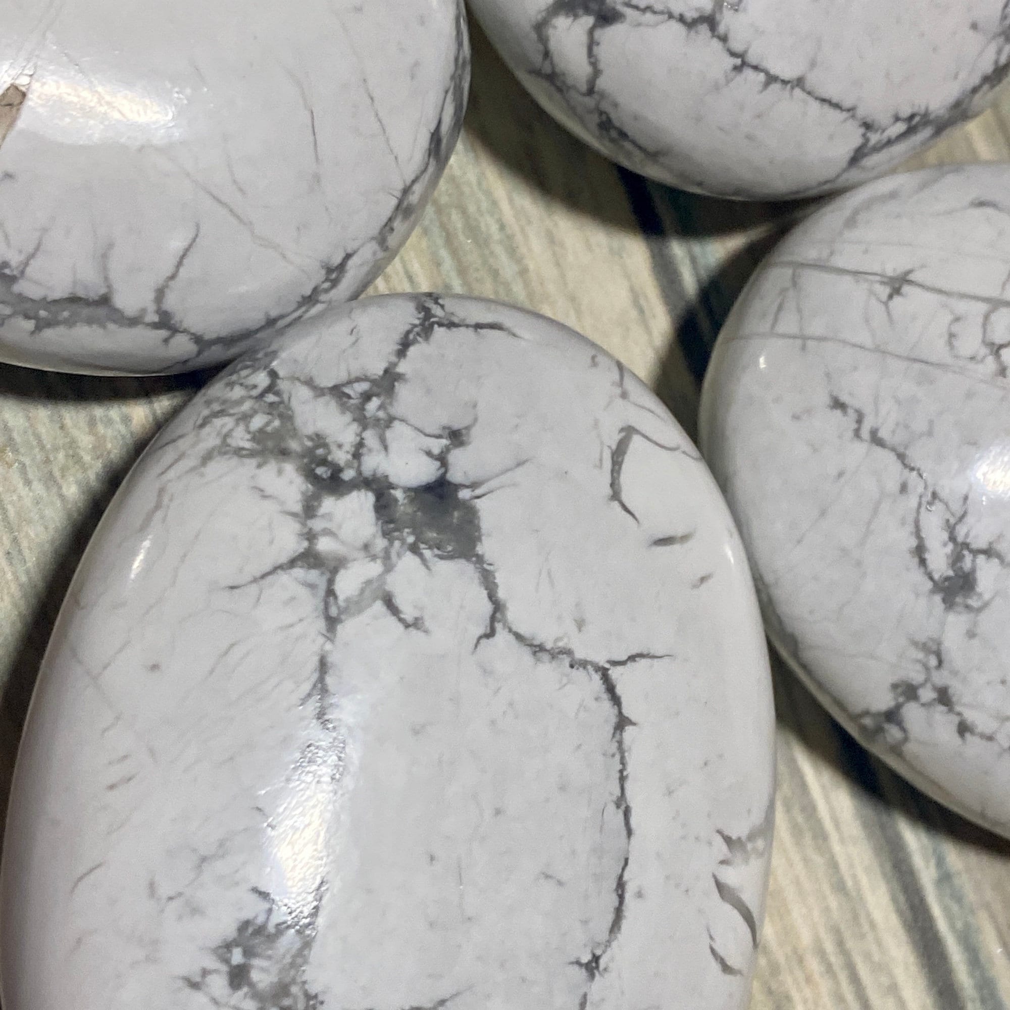 Howlite Palmstone